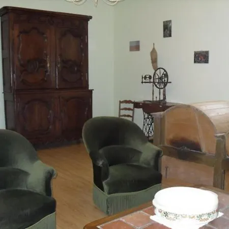 Sejournez Au Coeur Du Pays De Jeanne D'arc Dans Maison Avec 4 Uniques - Fr-1-585-153